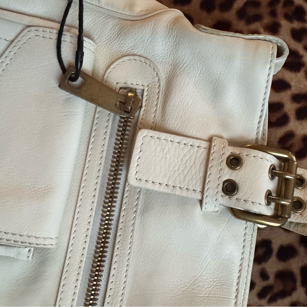 Marc Jacobs White Stella Limited Edition Shoulder Bag with Brass Hardware - Picture 2 of 10